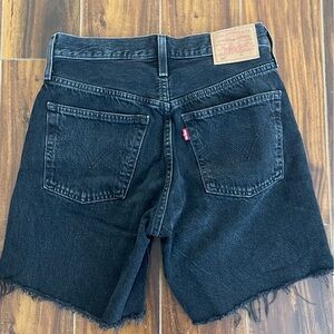 Levi's 501 Womens Black Denim High Rise Mid Thigh Cut-Off Shorts Size 24